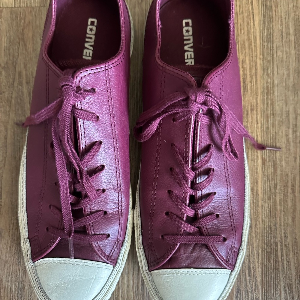 CONVERSE 139833C CT ALL STAR LPII UNISEX MEN SZ 8.5 WOMEN SZ10.5 
RARE RED